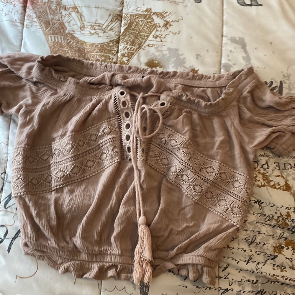Size :M      Cream crop top